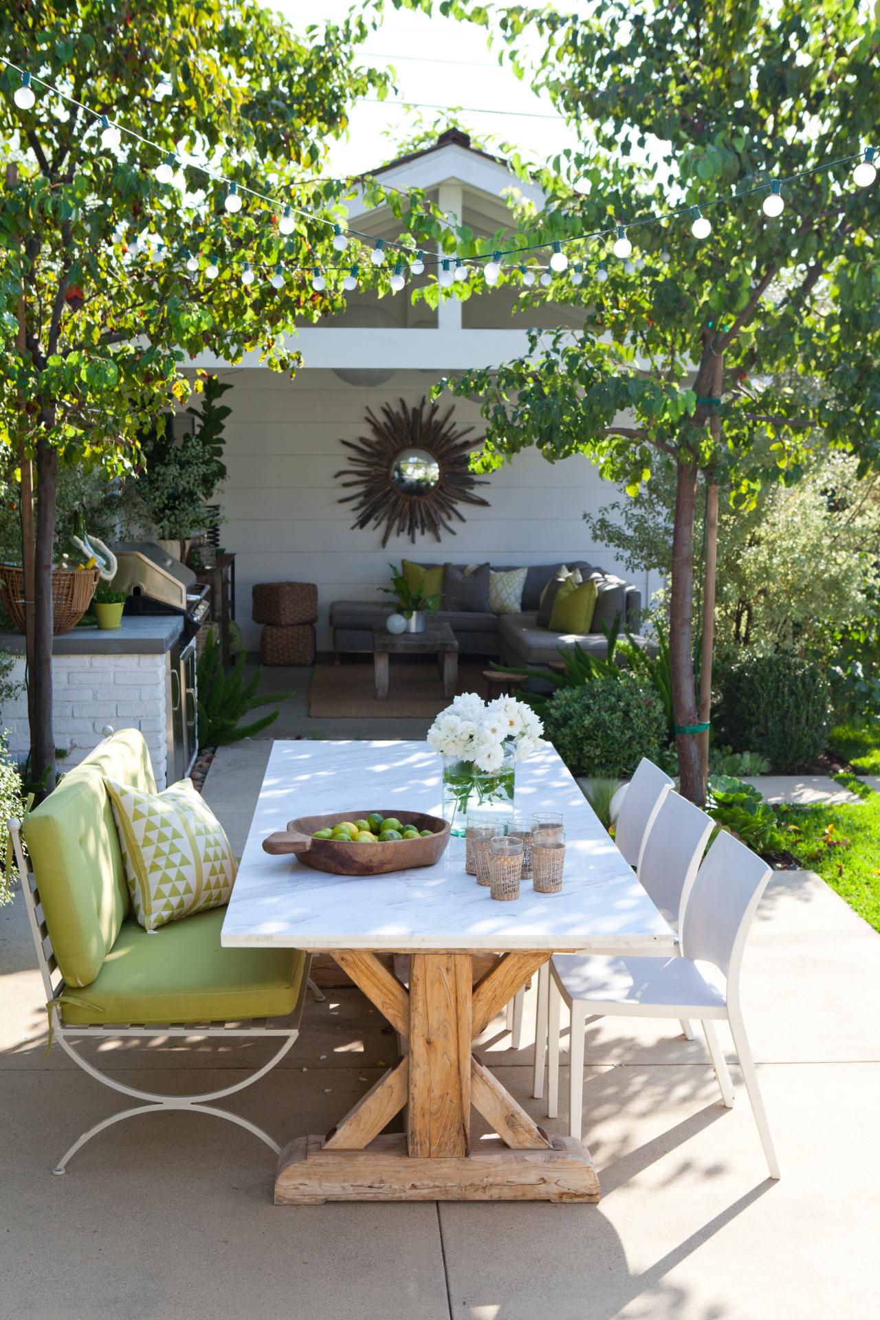 elegant outdoor dining