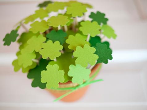 How to Make Potted Paper Clovers