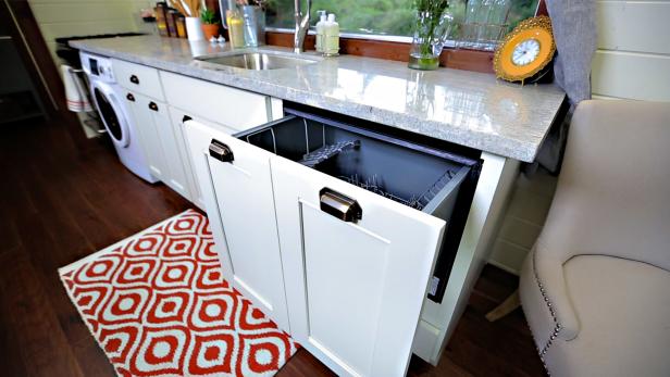 Small-Space Amenities From HGTV's Tiny Luxury Small-Space Amenities From HGTV's Tiny Luxury