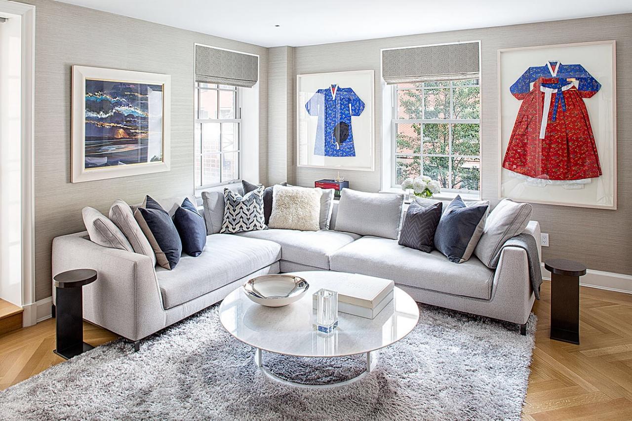 12 Living Room Ideas for a Grey Sectional | HGTV's ...