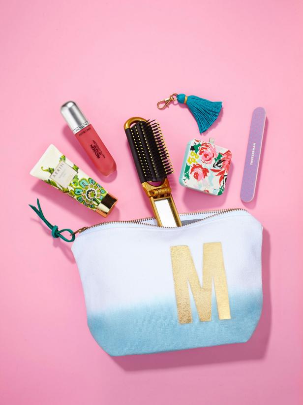 Mother's Day DIY Makeup Bag Gift Mother's Day DIY Makeup Bag Gift
