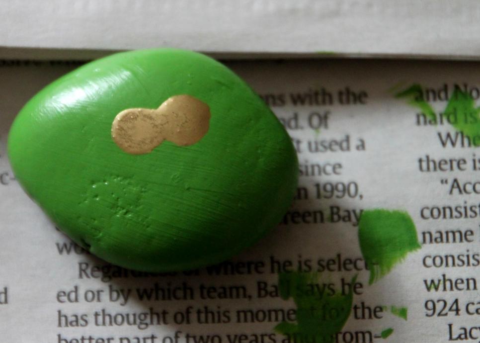 Make the Shamrock painting rocks