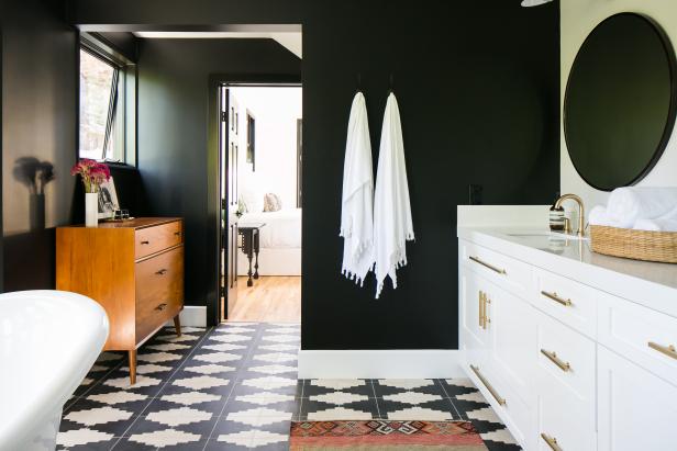 Black Spa Bathroom With White Towels Black Spa Bathroom With White Towels