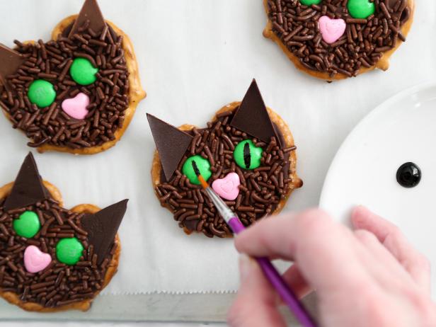 Black Cat Pretzels: Step 8 Black Cat Pretzels: Step 8