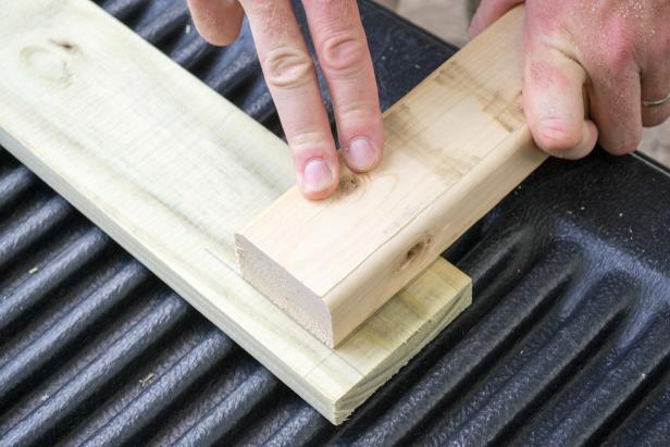Using these marks to guide leg placement will allow for these supports to overlap the end supports and for the top to recess into the leg assembly.