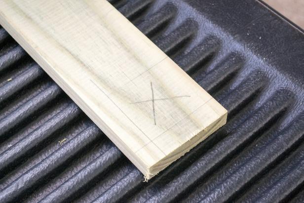 Using these marks to guide leg placement will allow for these supports to overlap the end supports and for the top to recess into the leg assembly.