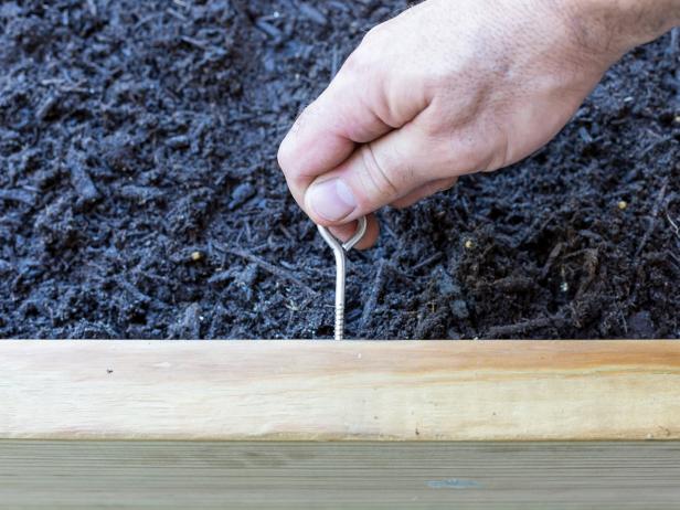 Make a movable trellis planter