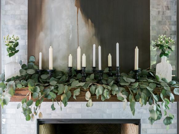 1 Holiday Mantel, 3 Ways - Modern Classic Mantel 1 Holiday Mantel, 3 Ways - Modern Classic Mantel