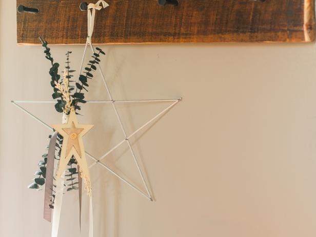 Wire Star Wreath DIY Wire Star Wreath
