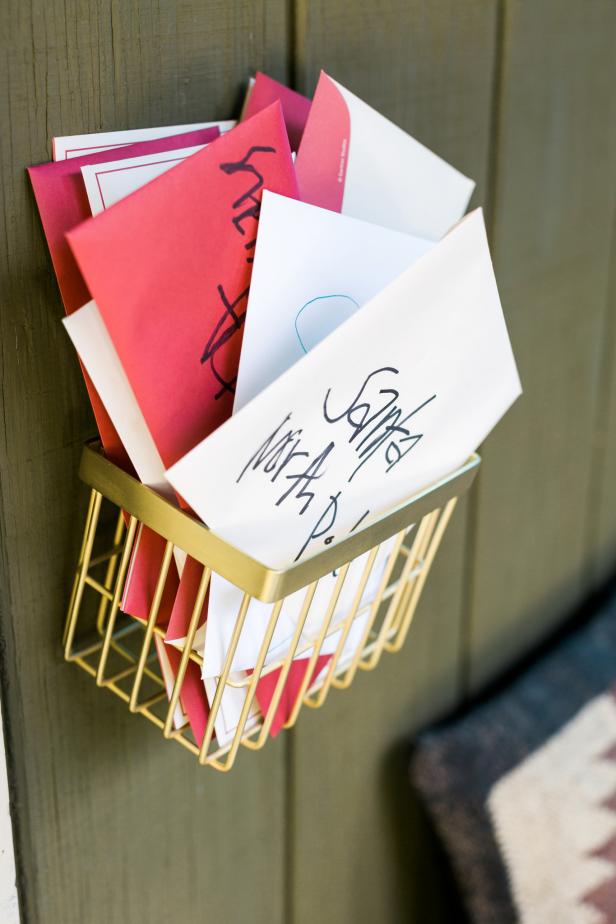 13 Ways to Add Holiday Flair to Your Front Porch in Ten Minutes: Holiday Cards 13 Ways to Add Holiday Flair to Your Front Porch in Ten Minutes: Holiday Cards