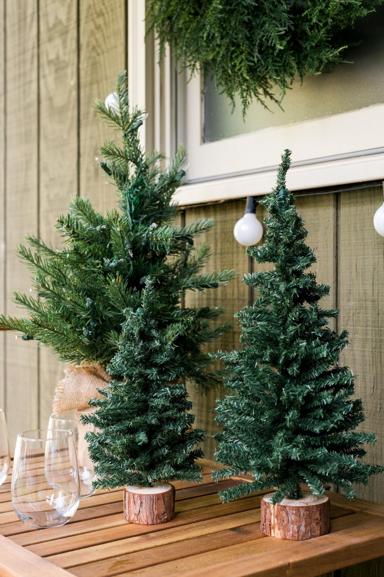 20 festive front porch decorating ideas for the holidays 20 festive front porch decorating ideas for the holidays