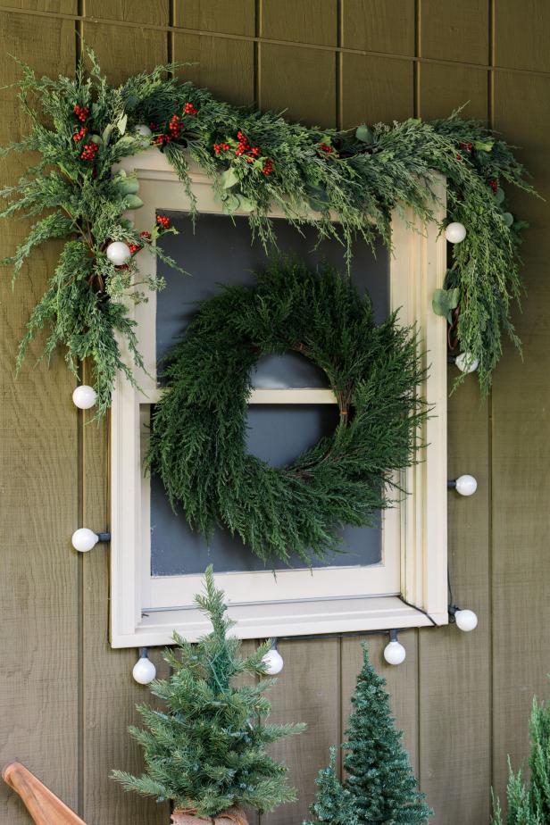 13 Ways to Add Holiday Flair to Your Front Porch in Ten Minutes: Window Layers 13 Ways to Add Holiday Flair to Your Front Porch in Ten Minutes: Window Layers