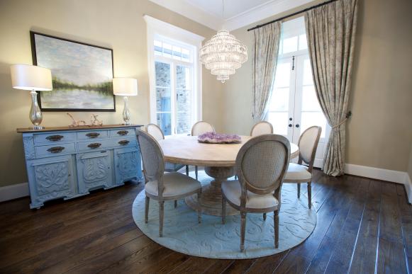 Neutral Dining Room With Round Table