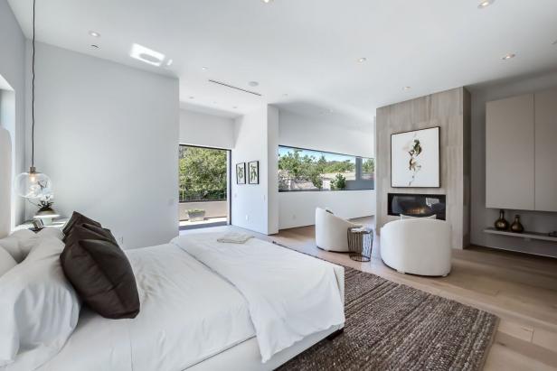 Neutral Modern Bedroom With Brown Rug Neutral Modern Bedroom With Brown Rug