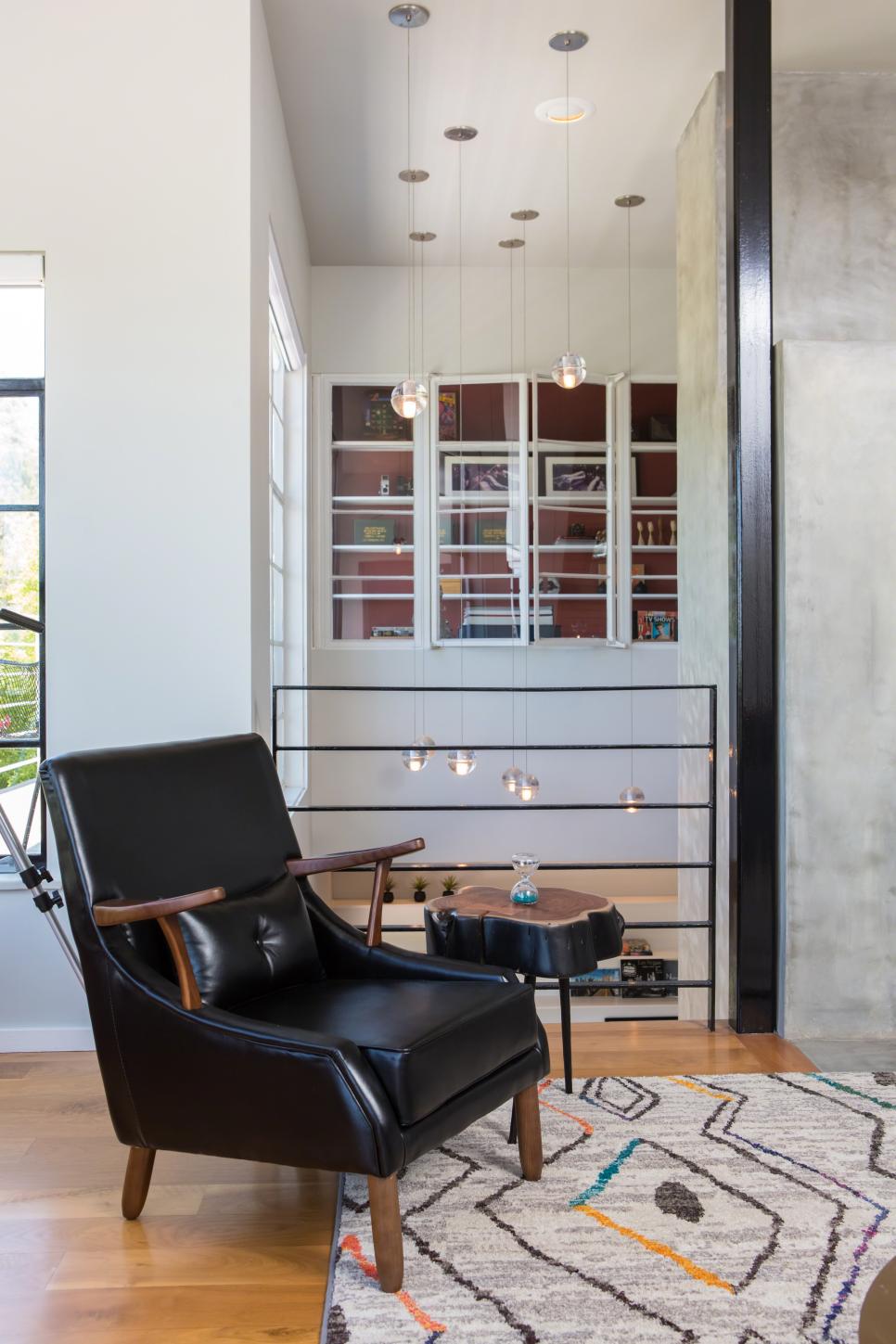 Modern Living Room With Black Leather Chair Black Leather Chair and Rug in Living Room
