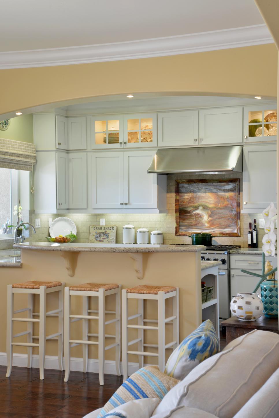 Peninsula Breakfast Bar Extends Kitchen's Functionality Extended Kitchen Functionality with Peninsula Breakfast Bar