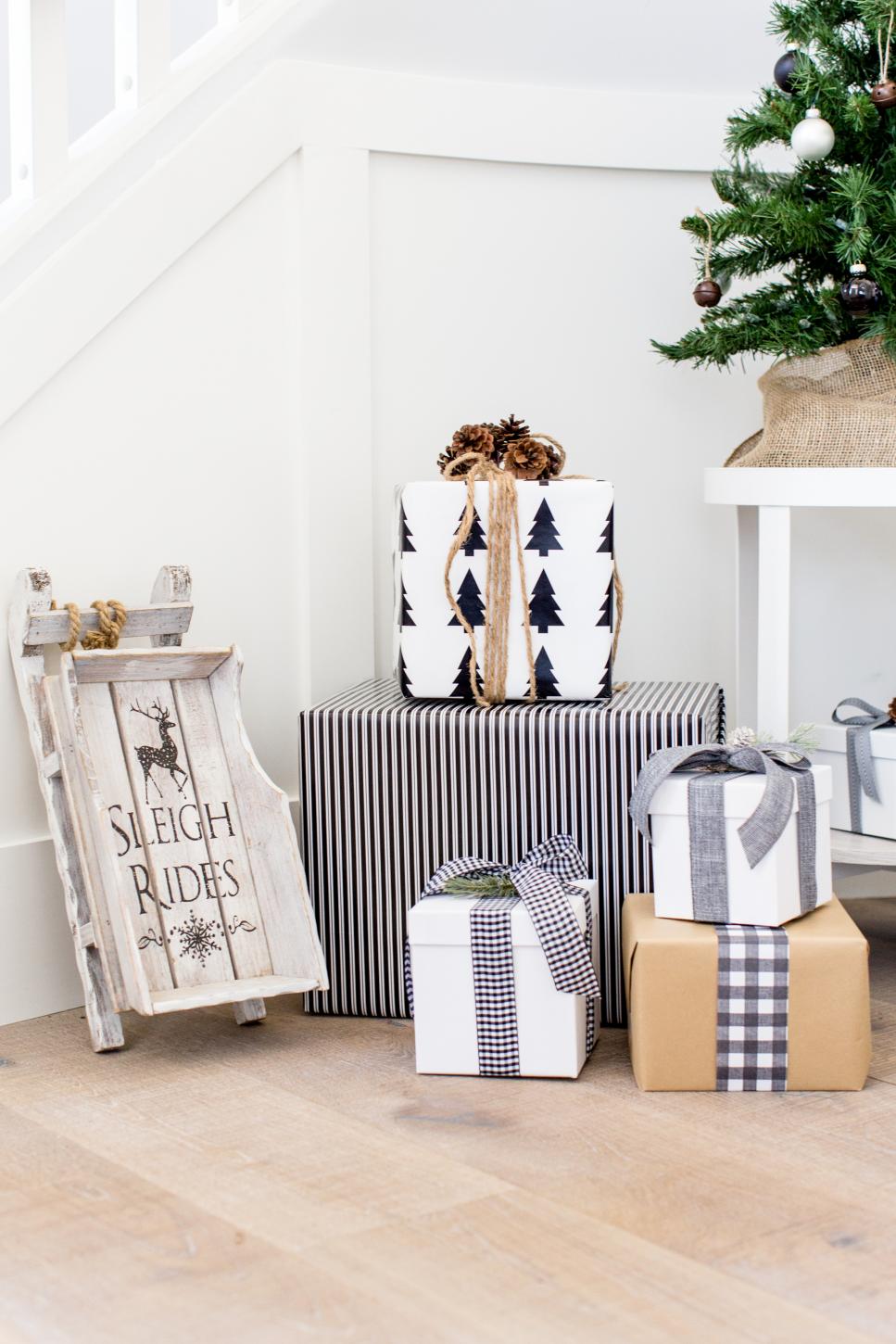 Black and White Christmas Presents Black and White Christmas Presents