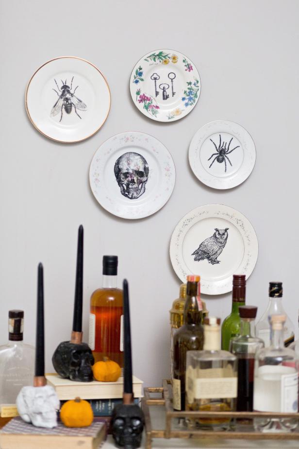 Halloween Bar With Plates Halloween Bar