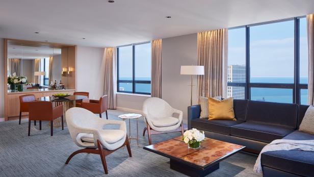 Modern Design in Renovated Ritz-Carlton Chicago Modern Design in Renovated Ritz-Carlton Chicago