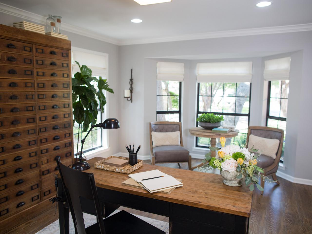 Photos HGTV's Fixer Upper With Chip and Joanna Gaines HGTV