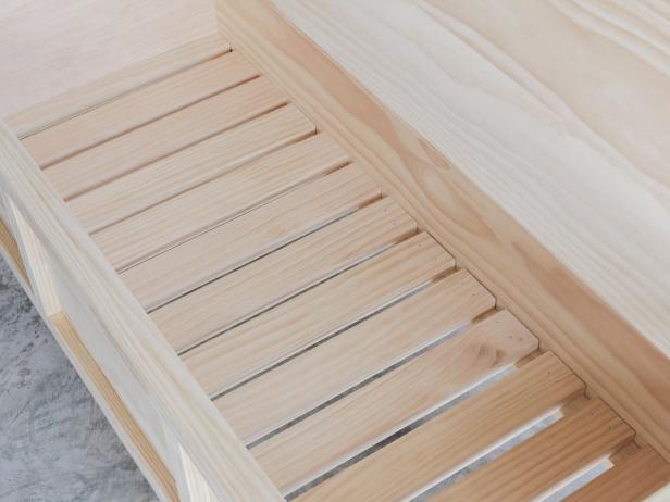 DIY Outdoor Storage Bench: Attach the Bottom Slats DIY Outdoor Storage Bench: Attach the Bottom Slats