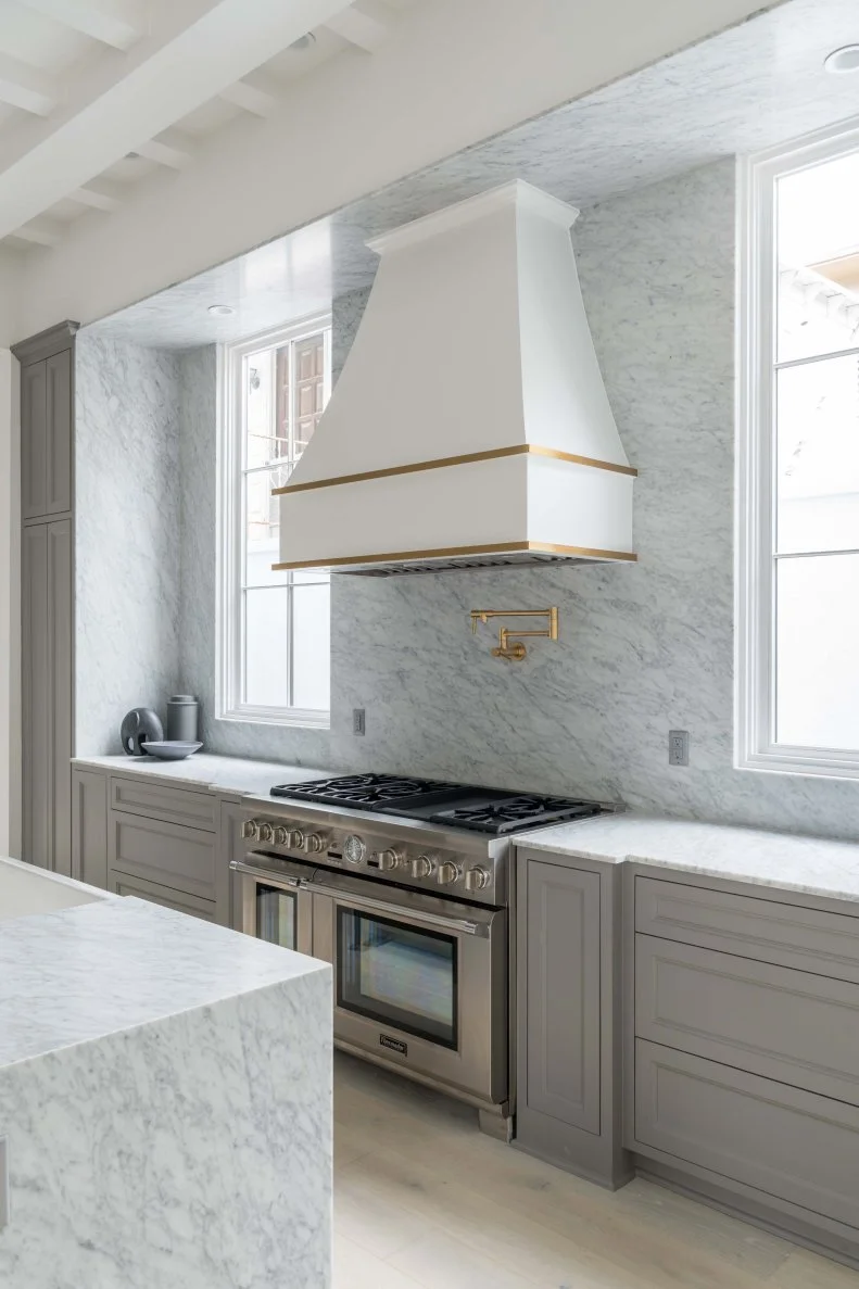 Range Hood and Stainless Range