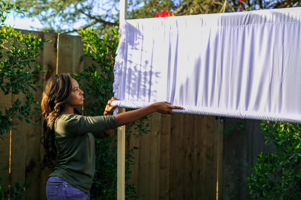 DIY Movie Screen: Hang Your Screen DIY Movie Screen: Hang Your Screen