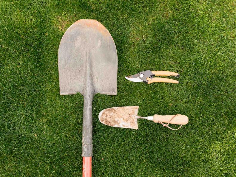 The first step in creating a beautiful yard is having the right tools. Keep your garden gear in great shape year-round with these cleaning tips.