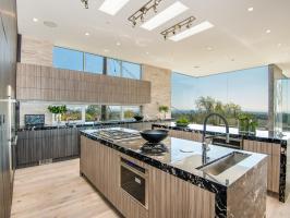Vote for Your Fave: 8 Ultra-Luxurious Kitchens