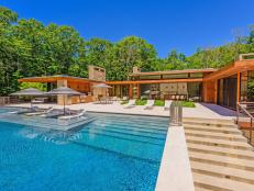 Modern Back Patio and Swimming Pool 