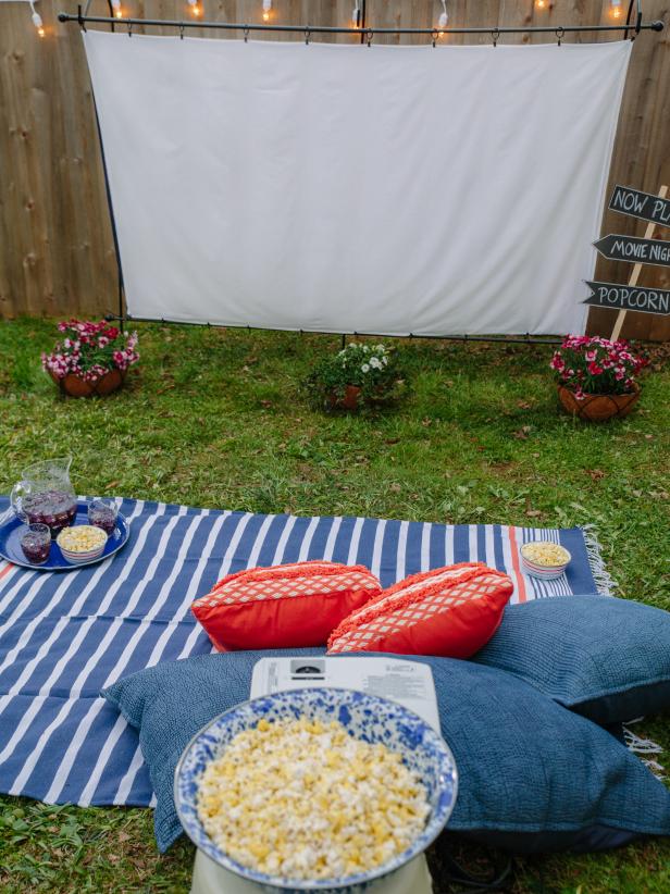 Outdoor Movie Screen: Plant Decor Outdoor Movie Screen: Plant Decor