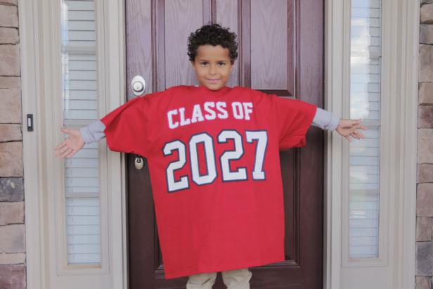 This easy to make “Grad” shirt is a clever back to school photo op you can use over and over again!