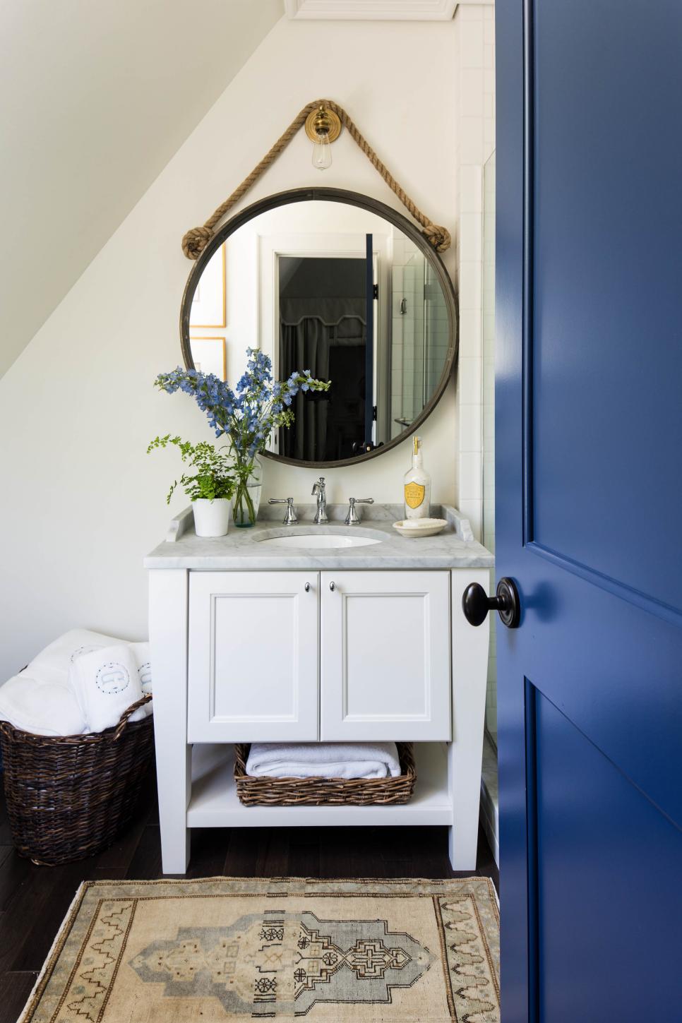 Small Bathroom With Blue Flowers Small Bathroom With Baskets