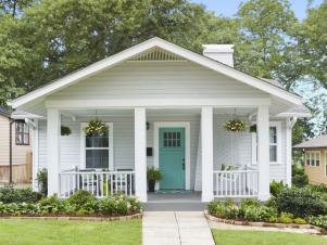 Copy the Curb Appeal From This Quaint Home