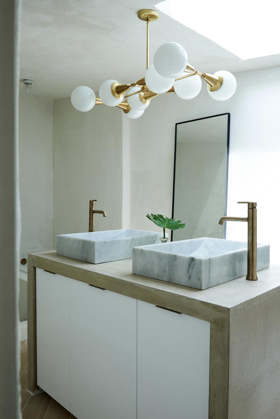 Double Vanity Bathroom With Marble Sinks Small Bathroom With Marble Sinks
