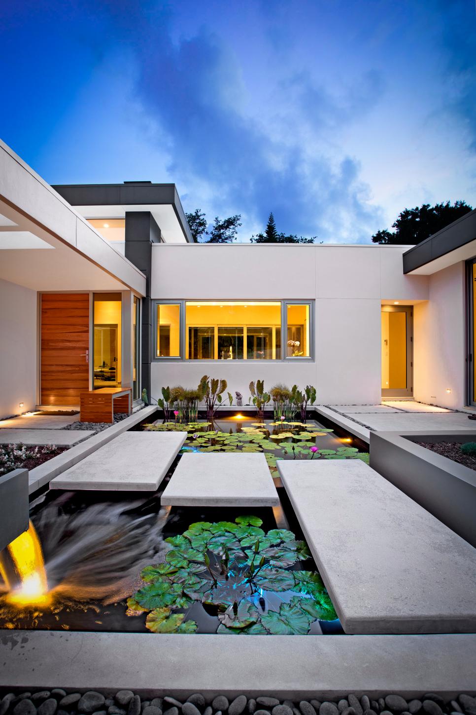 Windows Overlook Modern Courtyard modern courtyard