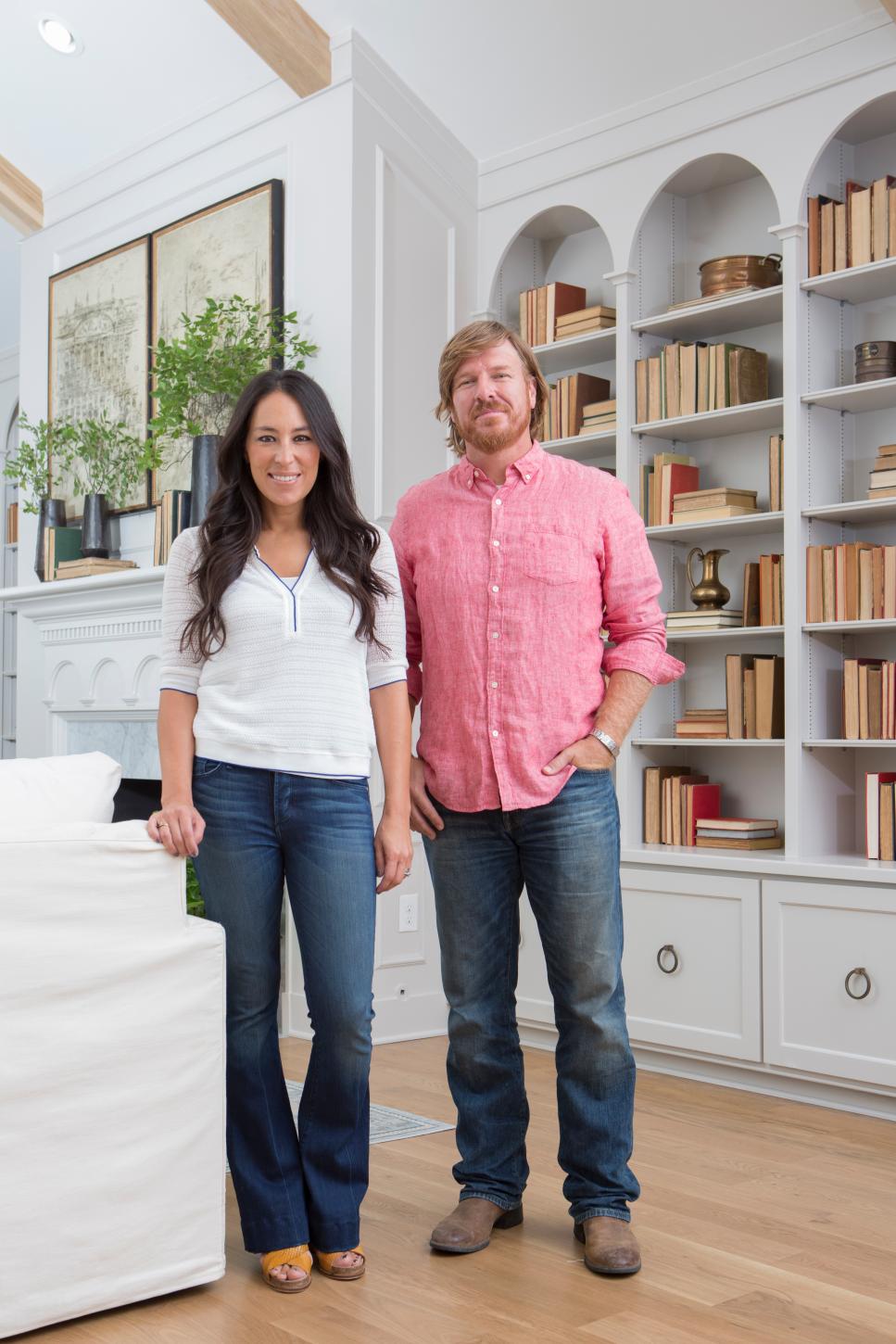 Chip and Joanna Gaines in the Morrison's Living Room Chip and Joanna Gaines