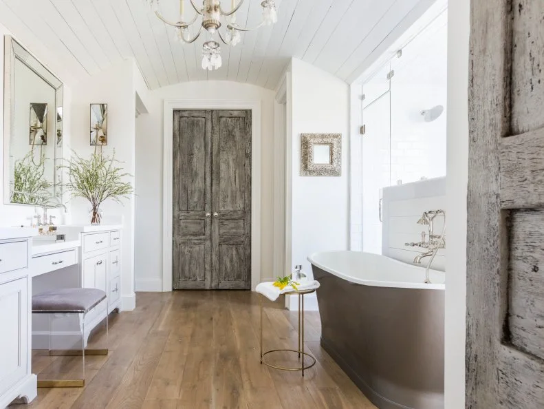 White Shabby Chic Spa Bathroom