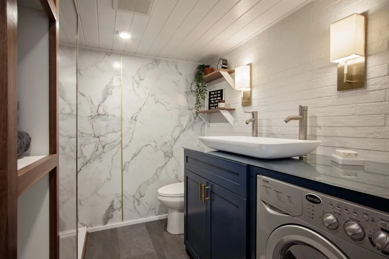 Modern Tiny House Bathroom With Laundry And Modern Accents 