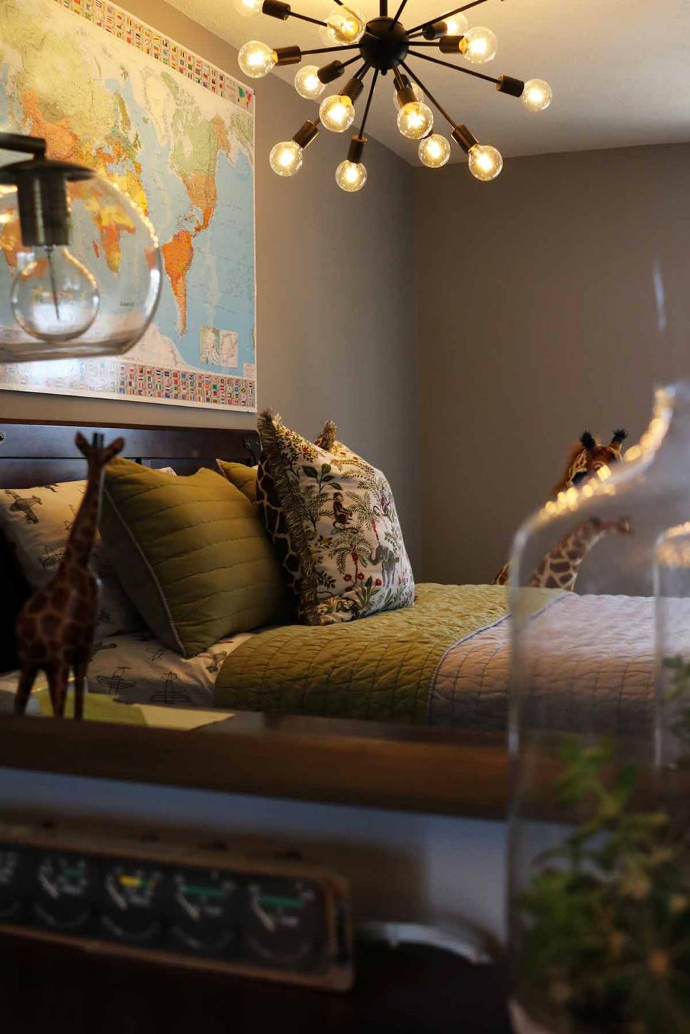 Boy's Bedroom With Giraffes Boy's Bedroom With Giraffes