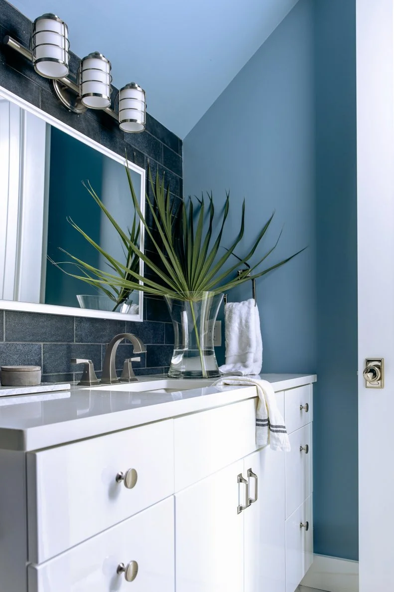 Blue Contemporary Bathroom With Coastal Ambiance