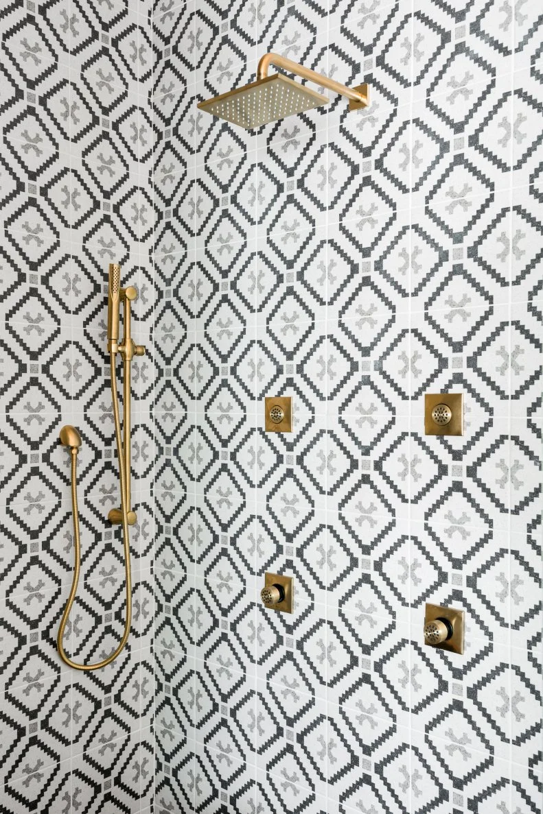 Multiple Showerheads in Geometric-Tiled Shower