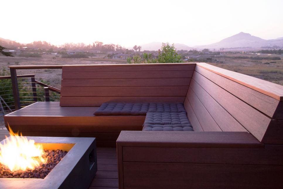 Angled Bench Seating With Fire Pit Close Up Of Gas Fire Pit With Angled Bench Seating