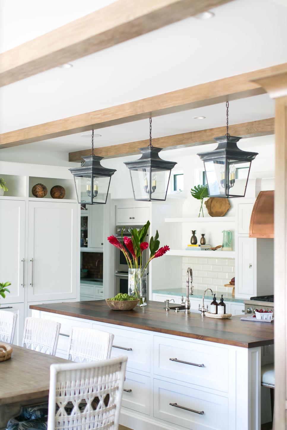 Country Kitchen With Lantern Pendants Kitchen With Lantern Pendants