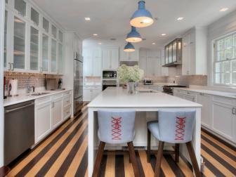 Transitional Chef's Kitchen Includes Eat-In Island