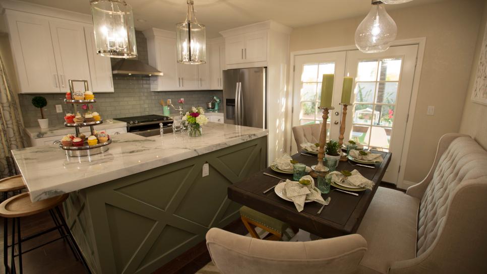 Modern White Kitchen with White Marble-Topped Kitchen Island White Kitchen with White Marble-Topped Kitchen Island