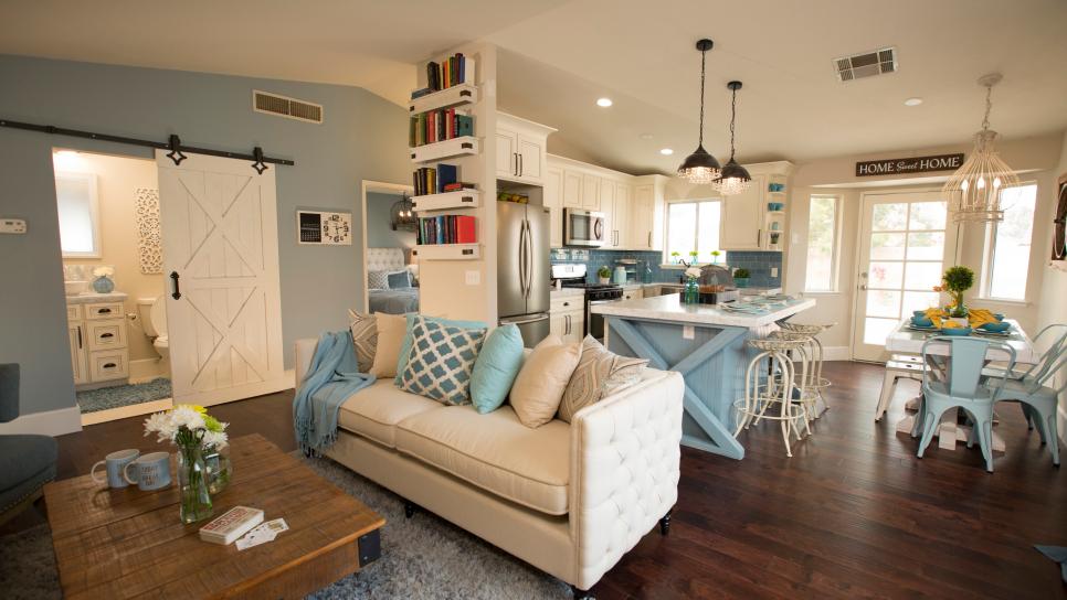 Contemporary Blue Living Room with White Sofa and Blue and White Pillows Blue Living Room with White Sofa and Blue and White Pillows
