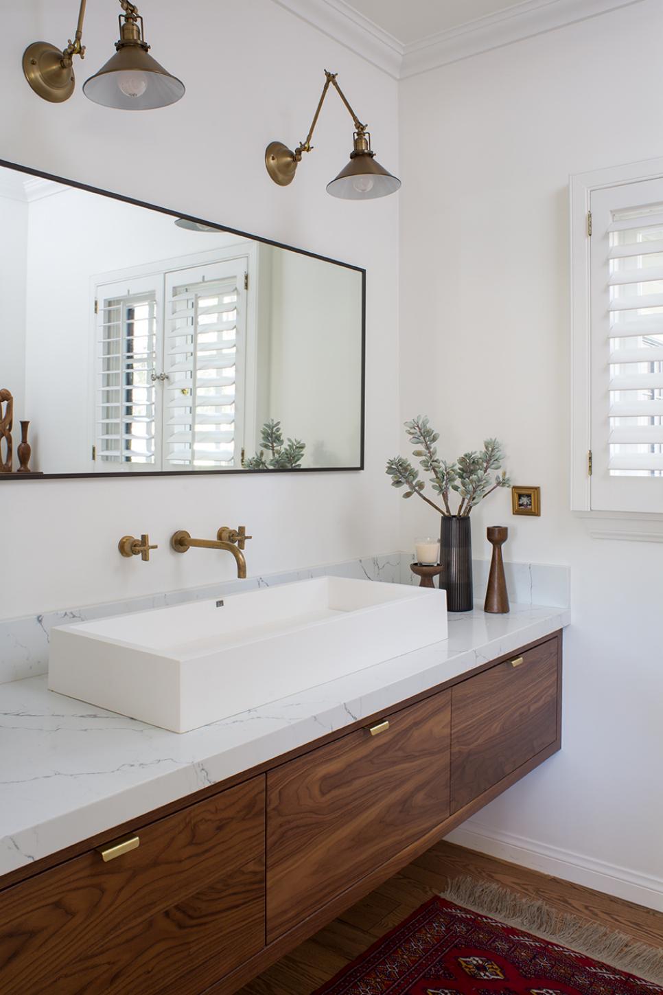 Neutral Bathroom With Wood Candlesticks Bathroom With Wood Candlesticks