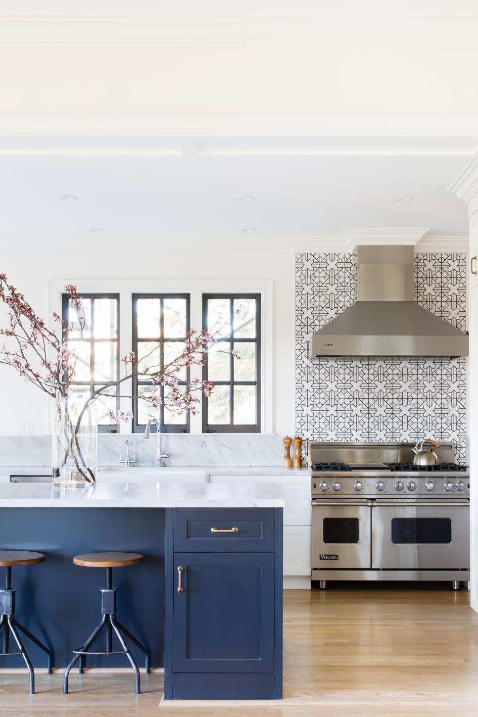 Chef Kitchen With Graphic Backsplash Chef Kitchen With Graphic Backsplash