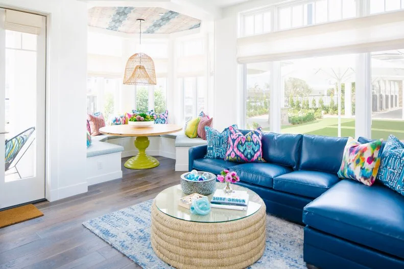 Multicolored Contemporary Living Room